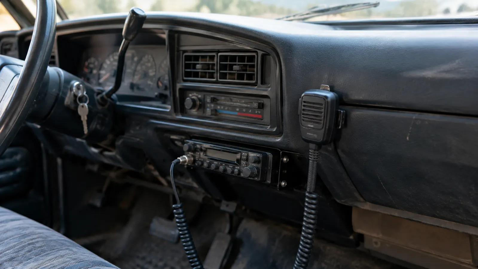 10 Reasons a Mobile Radio Beats a Handheld in the Truck